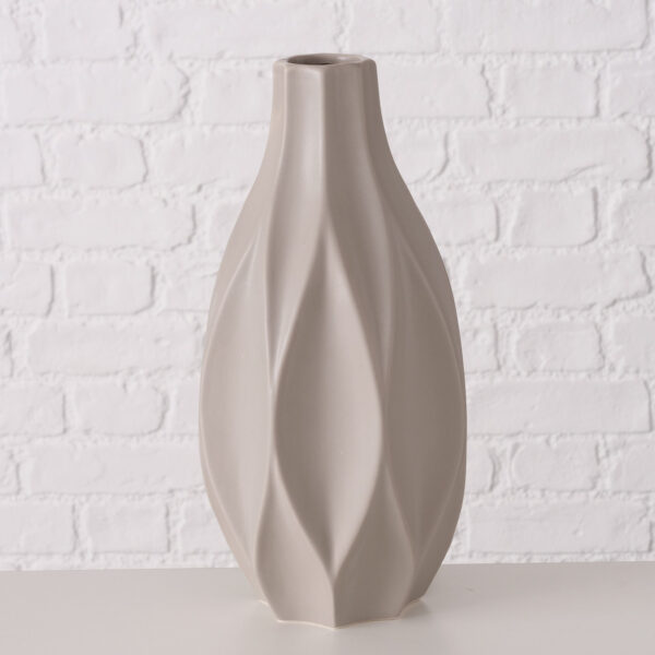 2568056 vase avantika